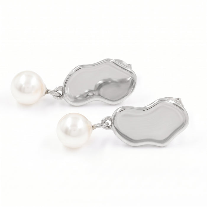 Natural freshwater pearl drop earrings with round 7×7 mm pearls.