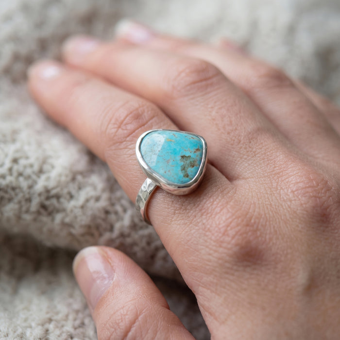 Natural Arizona Turquoise Gemstone Hammered Design Ring